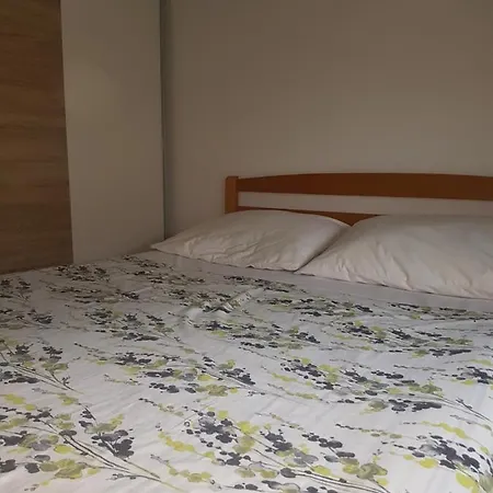 Apartment Mira Tresk Otok Vir