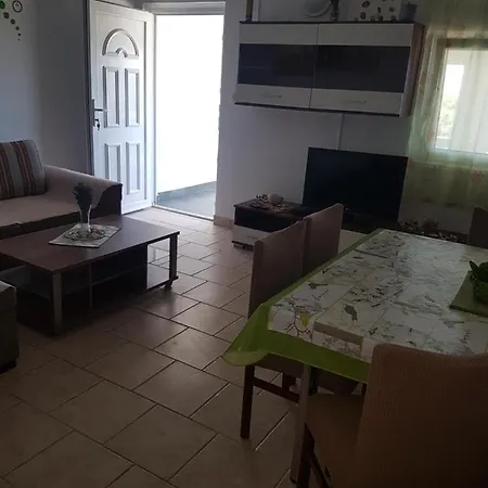 Mira Tresk Otok Appartement