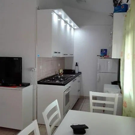 Mira Tresk Otok Apartment