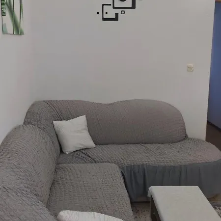 Mira Tresk Otok ויר